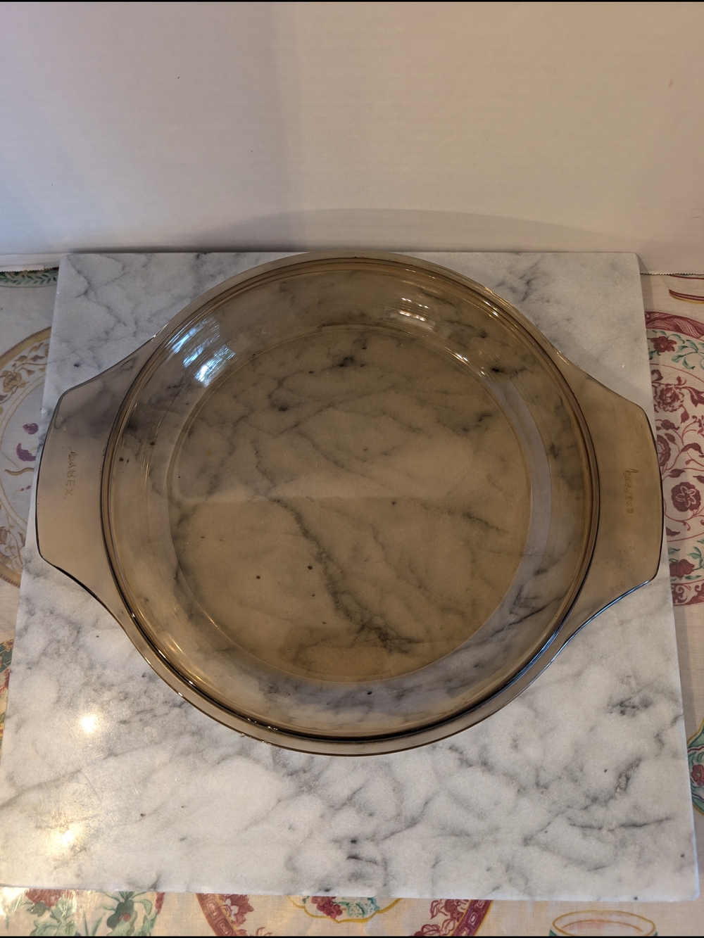 Vintage Pyrex England Amber Brown Glass Handled Baking Dish / Lid